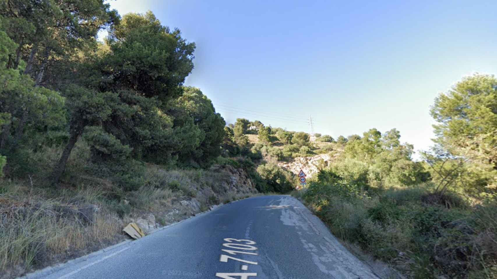 Rescatan a un hombre de 58 años en Ojén (Málaga) tras quedar atrapado por un desprendimiento de tierra