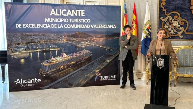 Un momento del acto de este jueves en Alicante.