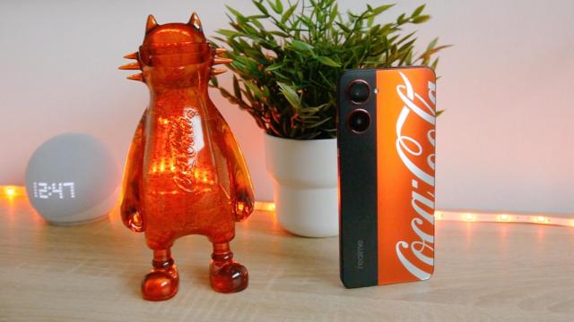 Realme 10 Pro Coca-Cola Edition unboxing