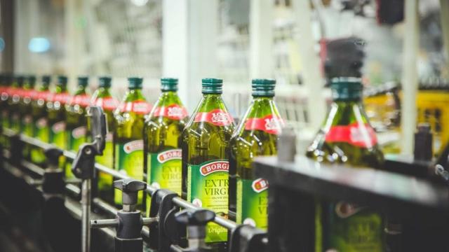 Botellas de aceite de oliva de Borges.