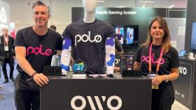 El CEO de OWO, José Fuertes, y la concejala de Innovación, Susana Carillo, en el CES.