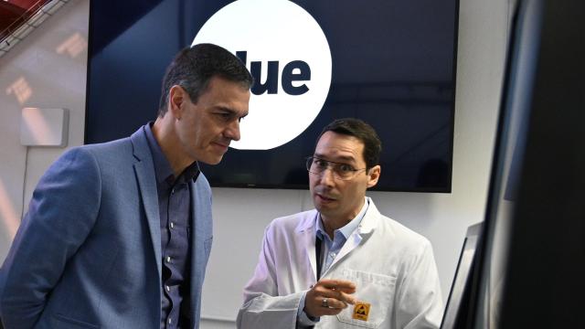 Pedro Sánchez, en su visita a la tecnológica de Málaga.