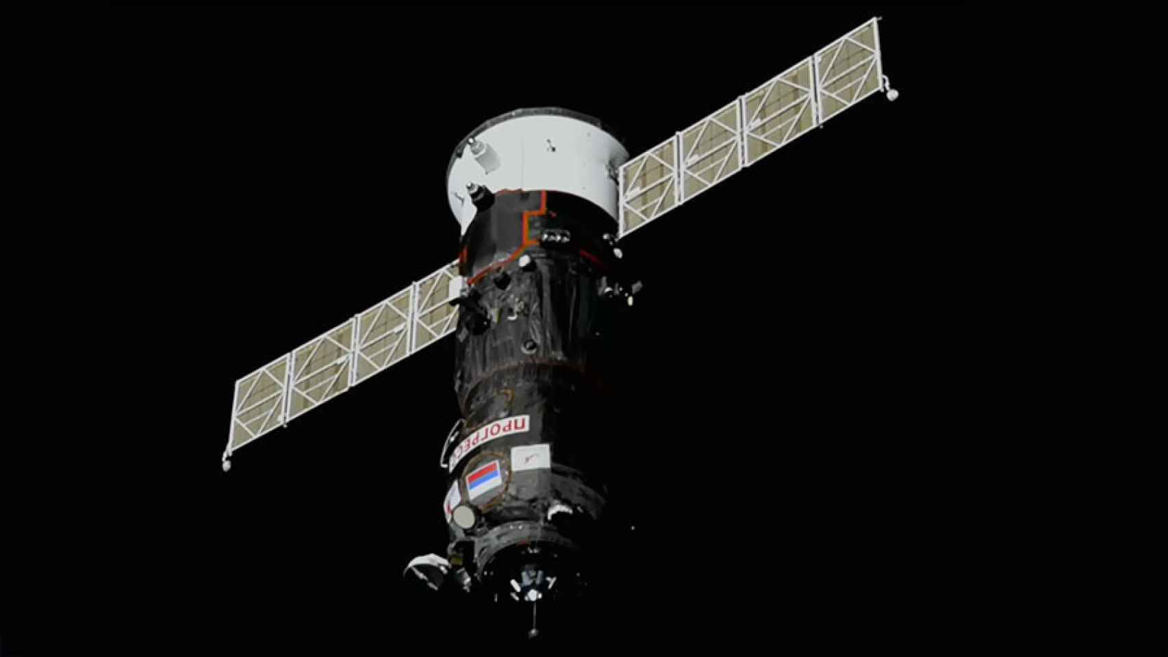 Progress MS-21 en la ISS.