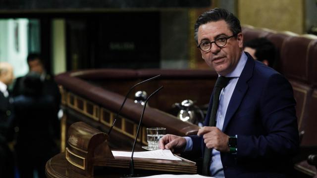 El diputado socialista Sergio Gutiérrez Prieto durante su intervención en el debate de la moción sobre el Sáhara.