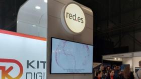 Logo de Red.es en el stand que la entidad pública instalado en la edición 2023 de Fitur.