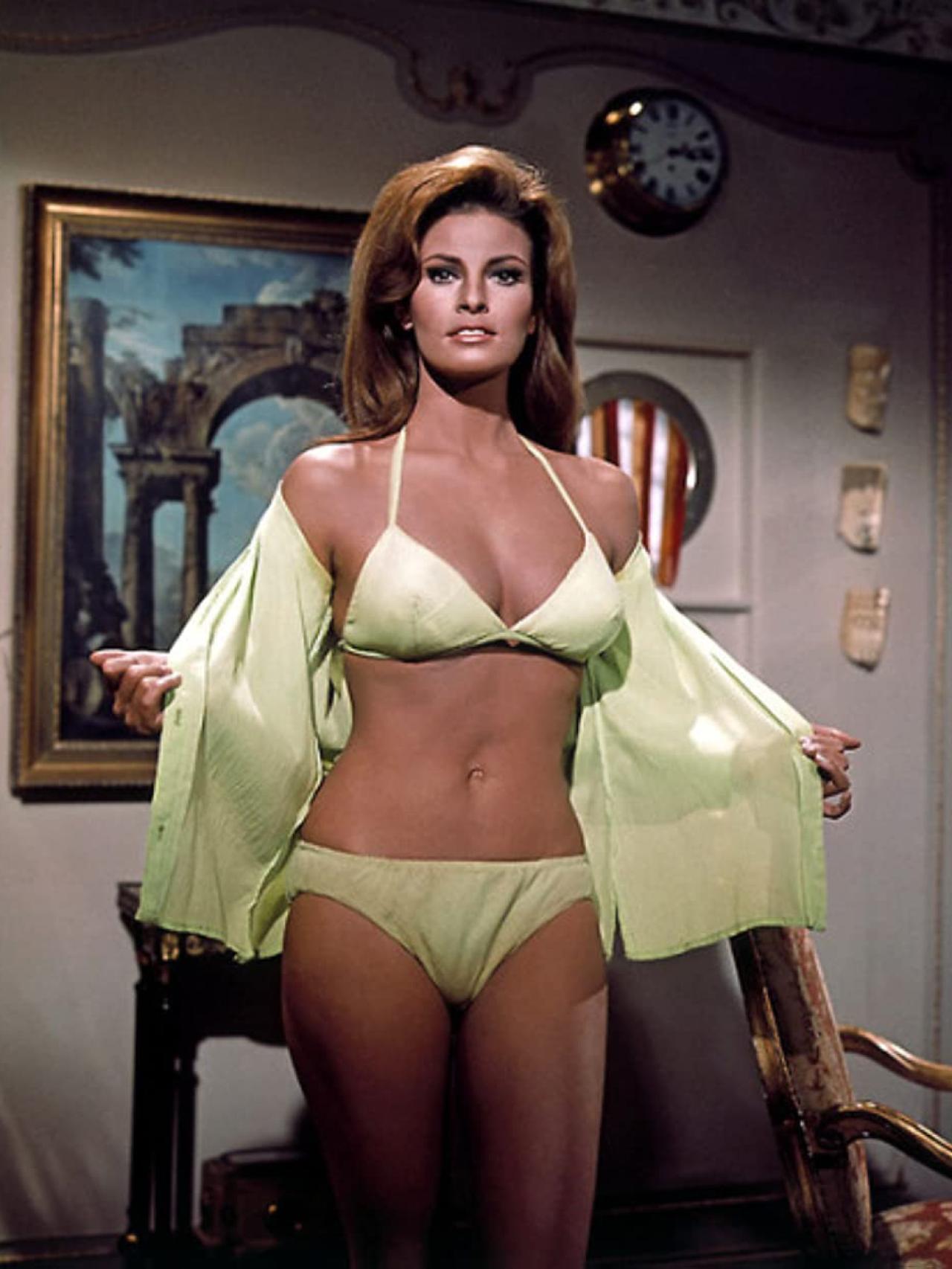 Adiós a Raquel Welch: 10 looks inolvidables de la actriz de la época dorada  de Hollywood