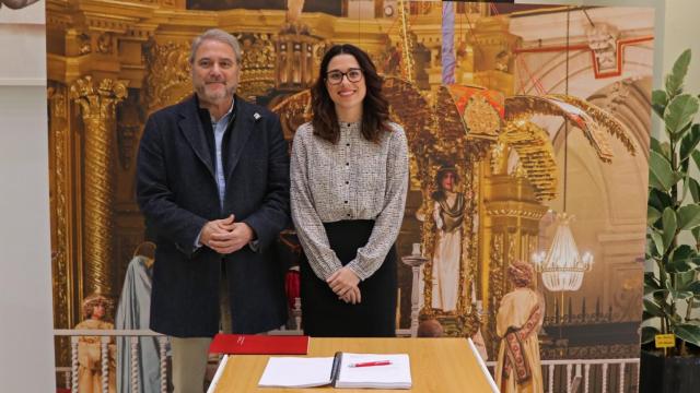 El rector de la UMH, Juan José Ruiz, en compañía de la vicepresidenta del Consell, Aitana Mas.