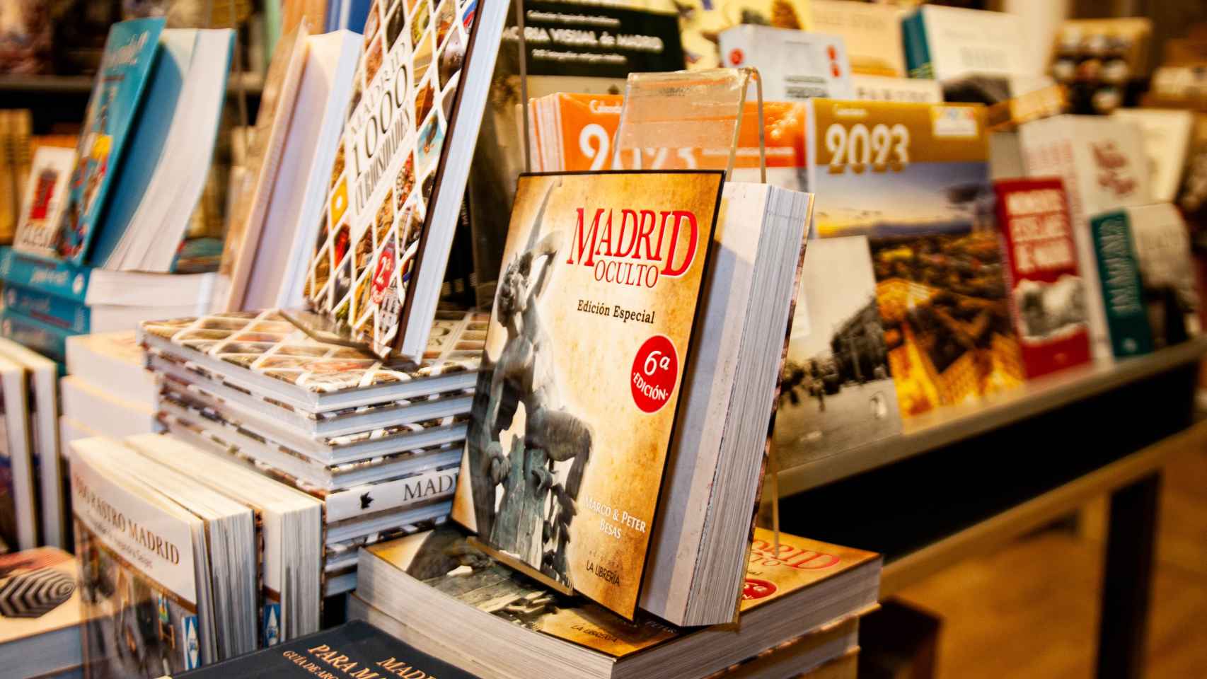 Una edición de 'Madrid oculto', el libro más vendido de La Librería.