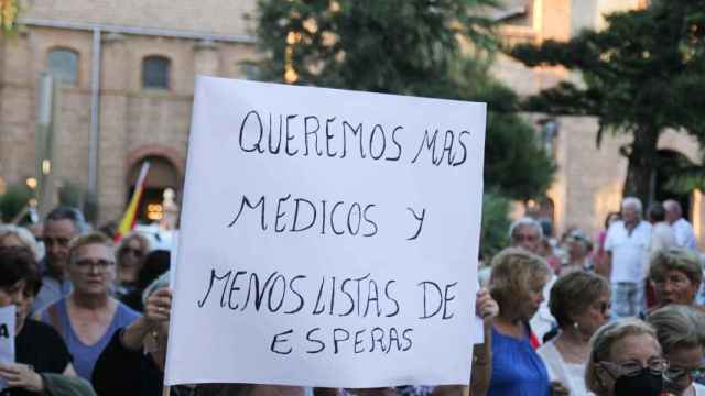 Manifestación contra la reversión del hospital de Torrevieja.