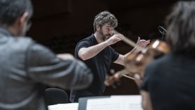 Pablo Heras-Casado, con la Mahler Chamber Orchestra. Foto: Michal Novak