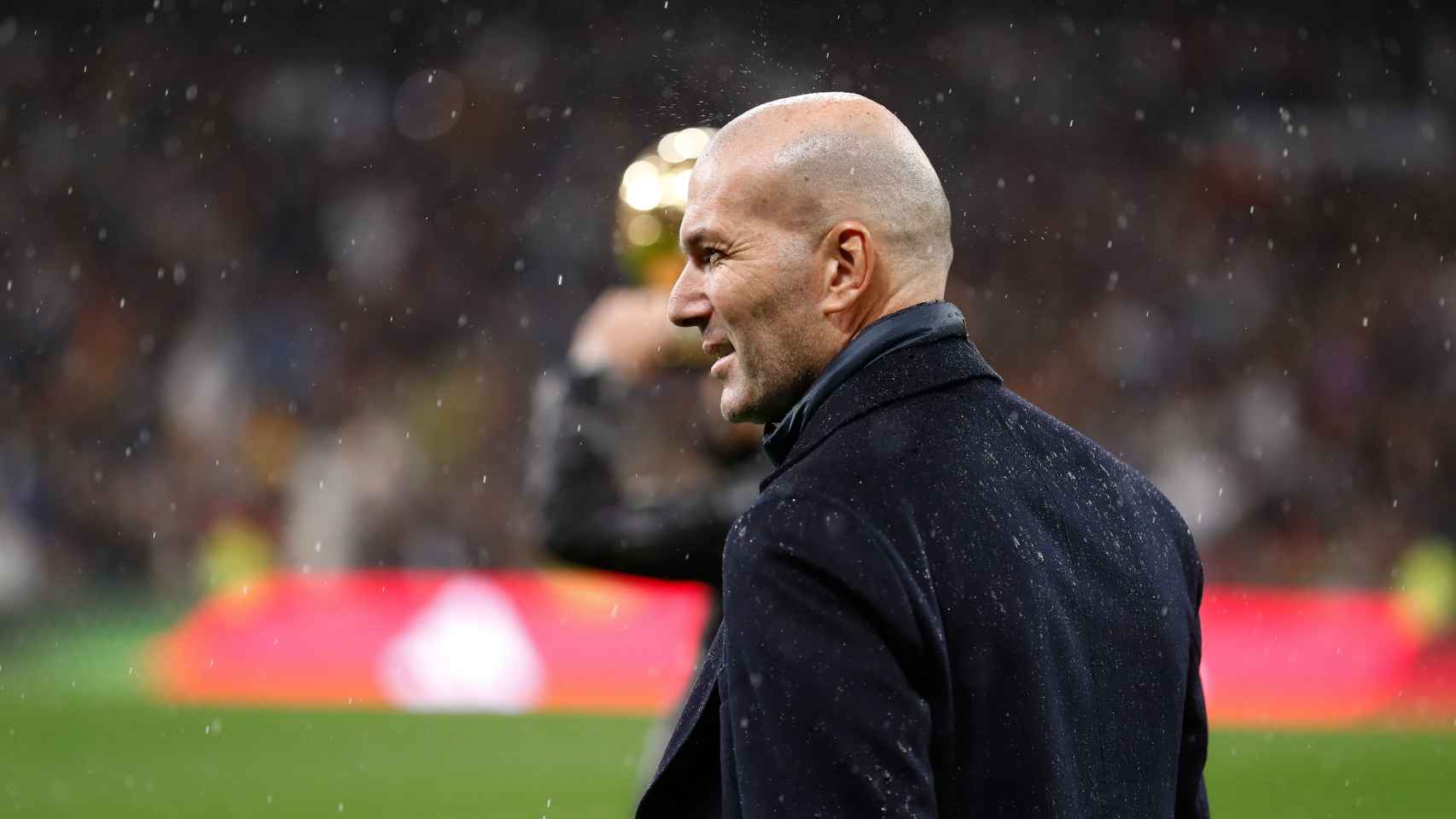Zinedine Zidane durante un acto en el Santiago Bernabéu