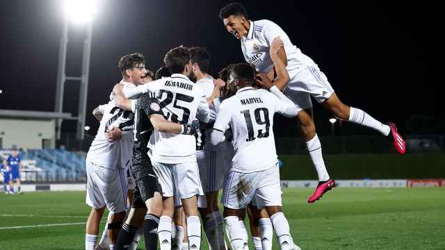 El Castilla celebra la victoria ante el Linares por 2-0