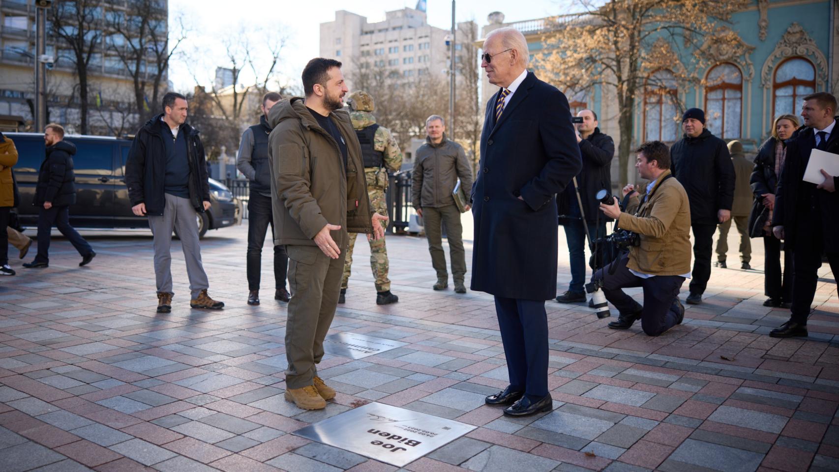 Joe Biden with Zelenski during his visit to kyiv this Monday, February 20.