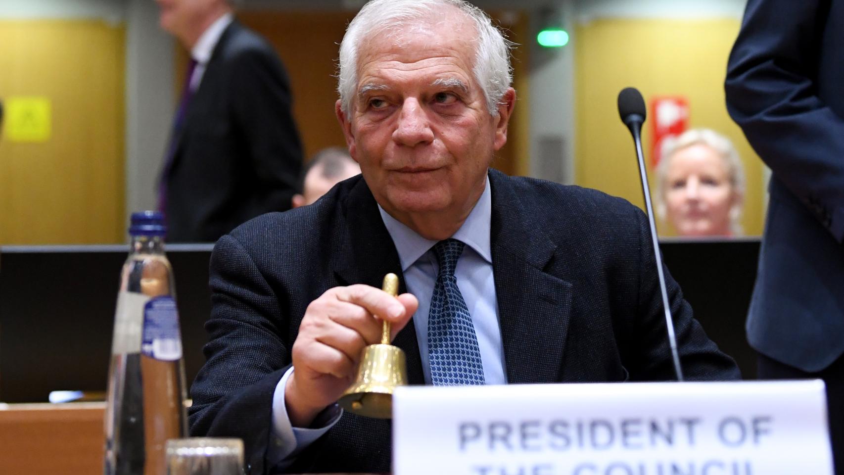 Josep Borrell uses the bell to start the meeting of EU Foreign Ministers this Monday