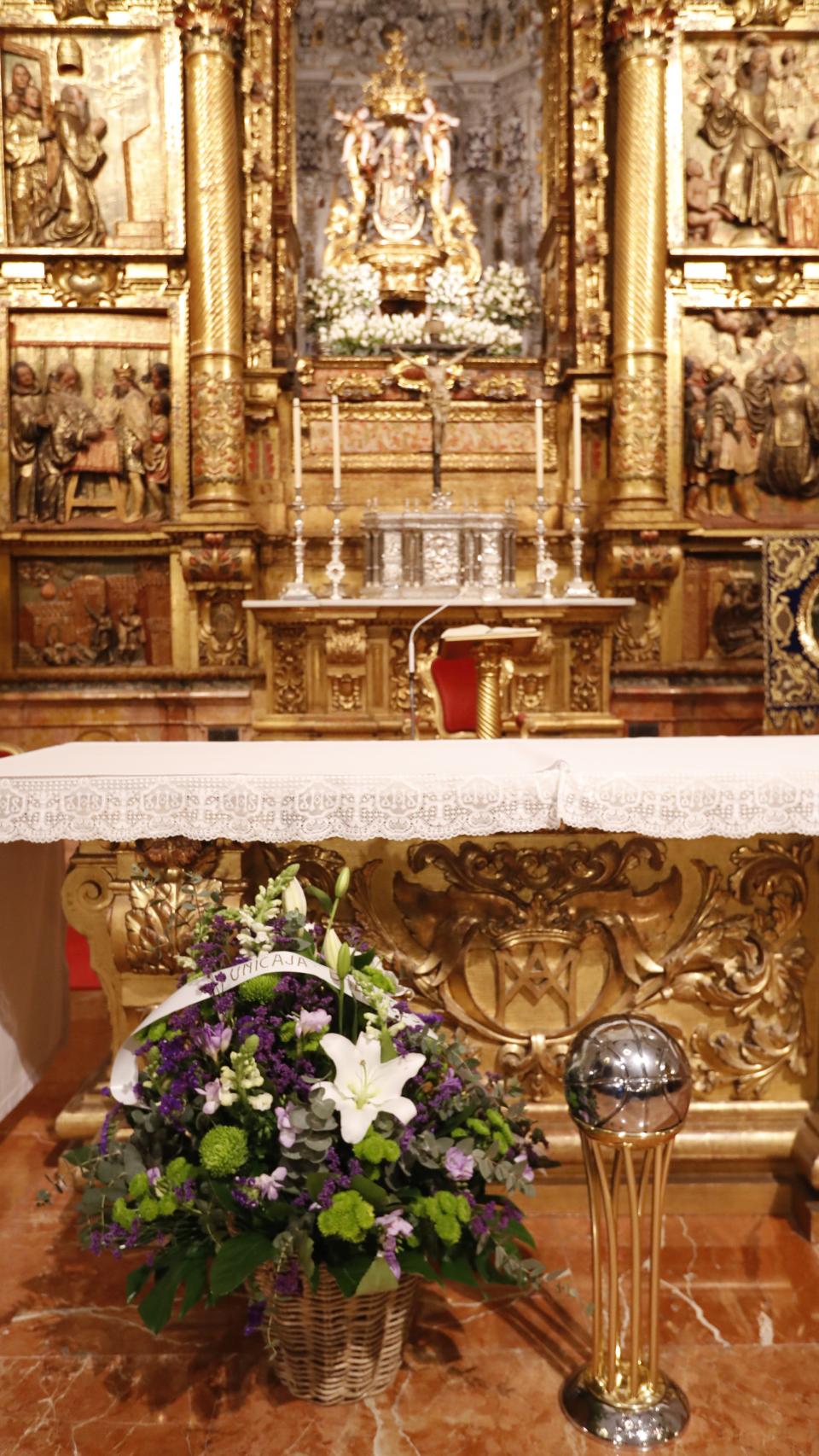 La ofrenda floral.