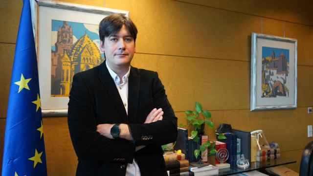 Borja Sánchez, consejero de Ciencia, Innovación y Universidad de Asturias, en su despacho.