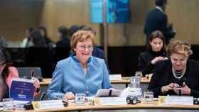 Monika Hohlmeier, presidenta del Comité de Control Presupuestario del Parlamento Europeo, en la reunión con Nadia Calviño.