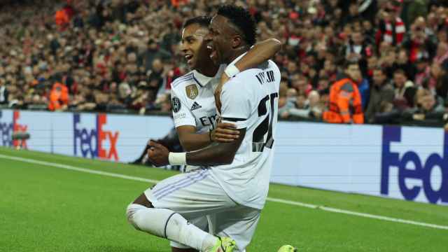 Vinicius y Rodrygo celebran uno de los goles del Real Madrid.