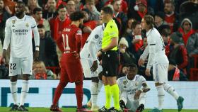 David Alaba, tendido en el césped tras lesionarse