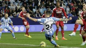 Rubén Castro en el momento de anotar el primer gol contra el Real Zaragoza.