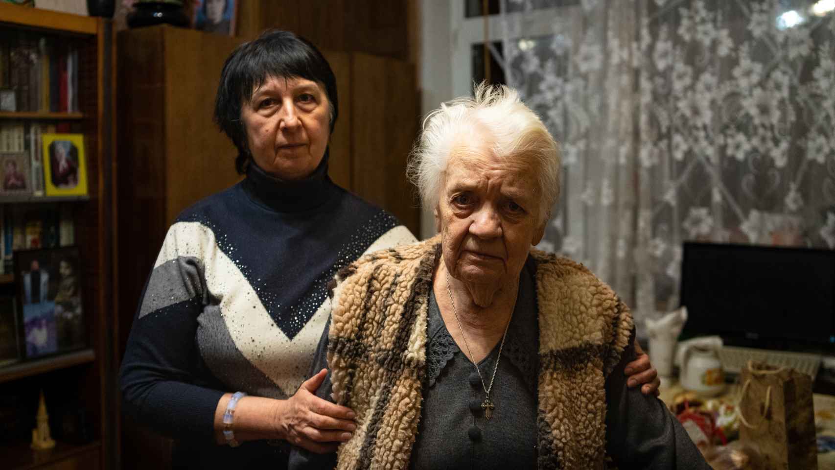 Halina y Nina, madre e hija, reflejo de las diferentes generaciones de Ucrania.