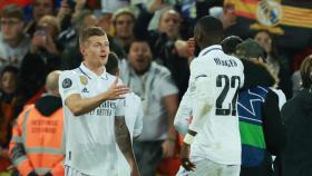 Toni Kroos y Antonio Rüdiger en Anfield