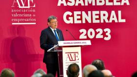 Ximo Puig, durante su intervención en la asamblea de la Asociación Valenciana de Empresarios. EE