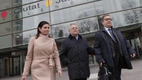 El expresidente del Valencia CF Pedro Cortés (c), en la Ciudad de la Justicia de València.