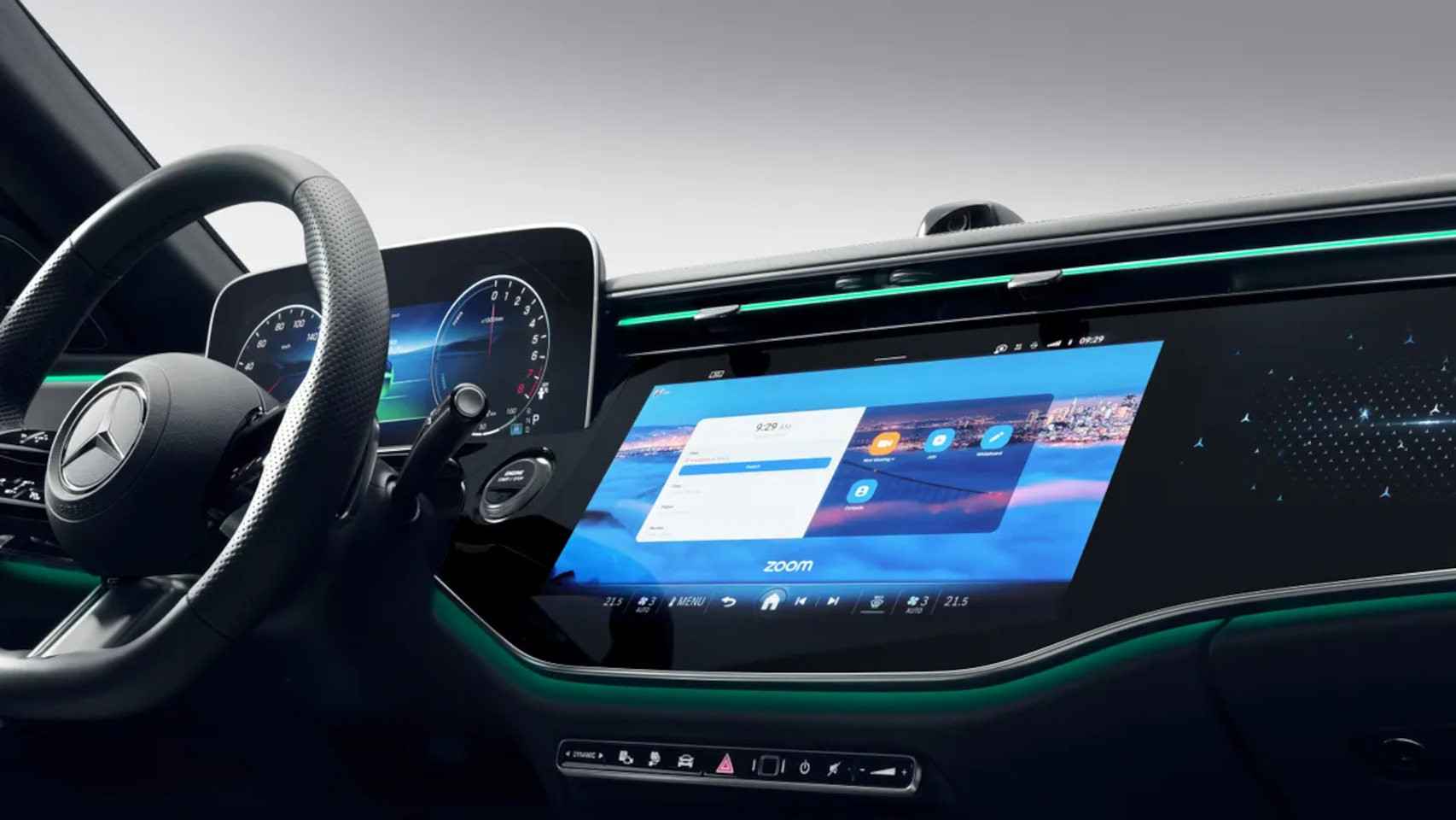Mercedes-Benz ofrecerá una app de Zoom para hacer videollamadas desde el coche
