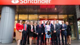 Ana Botín, presidenta de Santander, en una oficina del banco en Polonia, en una imagen de archivo.