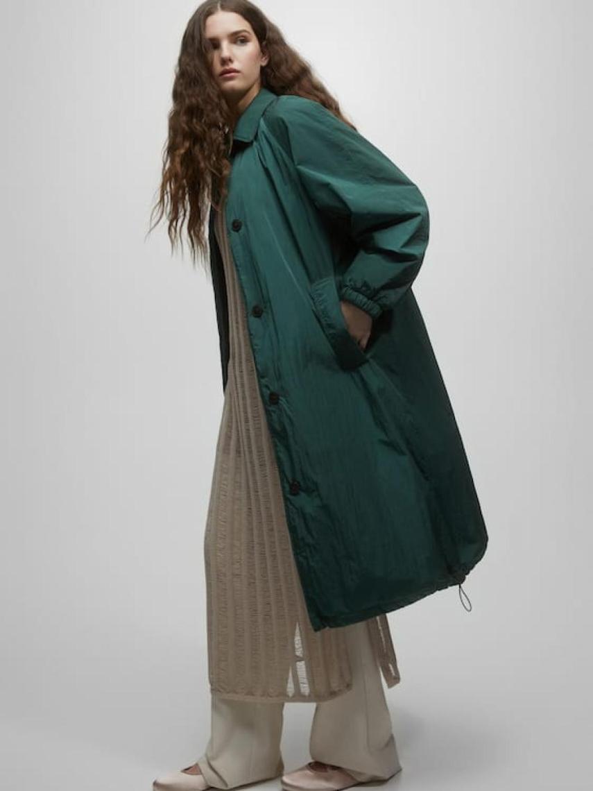 La gabardina 'oversize' de Pull&Bear que necesitas esta primavera
