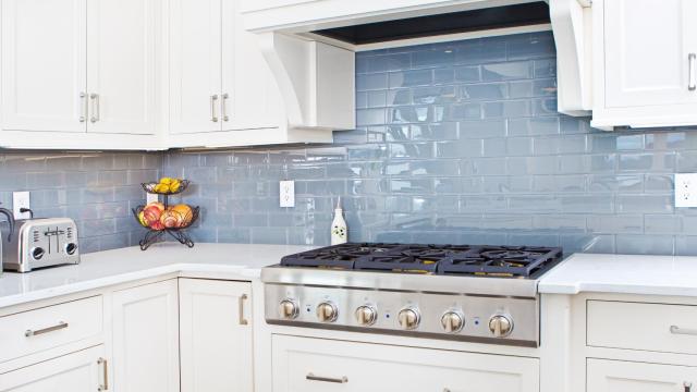 El truco fácil y barato para limpiar los azulejos de la cocina sin esfuerzo