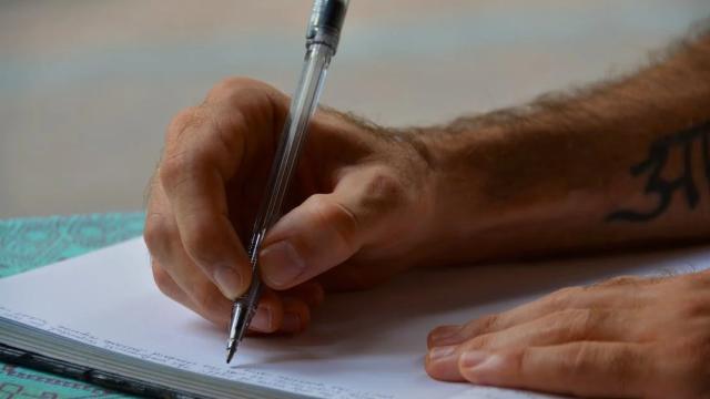 Un autor en pleno proceso de escritura