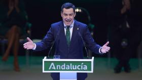 Juanma Moreno durante el discurso por el día de Andalucía.