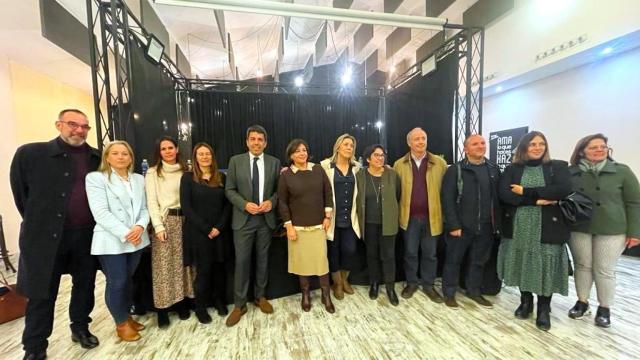 Carlos Mazón con representantes de escuelas infantiles en el encuentro de las patronales CECE y Acade.