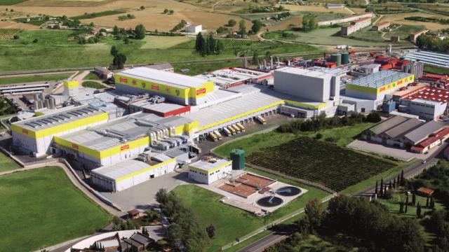 Imagen de la fábrica de Aranda de Duero (Burgos) desde donde se fabricará en exclusiva la nueva bebida de Calidad Pascual
