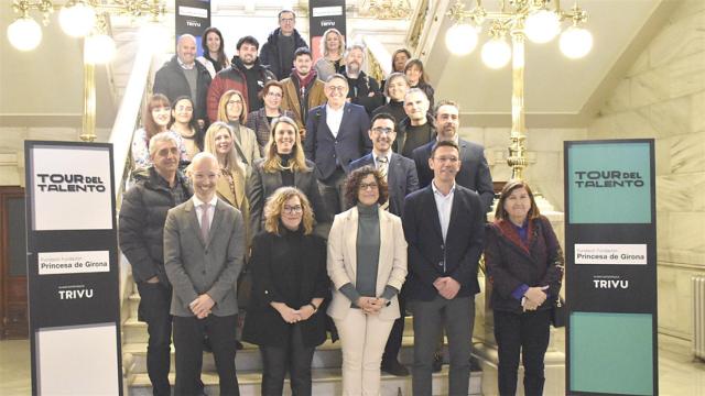 Foto de familia en la presentación del Tour del Talento