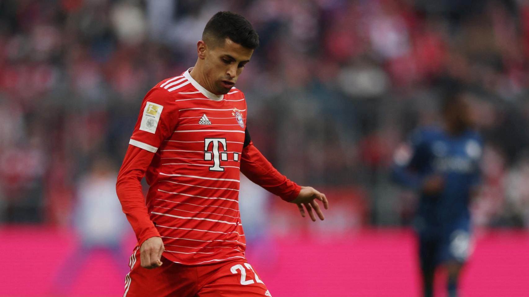 Joao Cancelo, en un partido con el Bayern de Múnich.