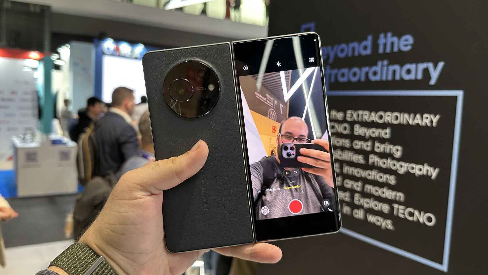 Uso de cámara principal para hacer selfies en el Tecno Phantom V Fold