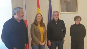 La delegada del Gobierno, Virginia Barcones, durante su visita a la localidad soriana de Villar del Río, este domingo.