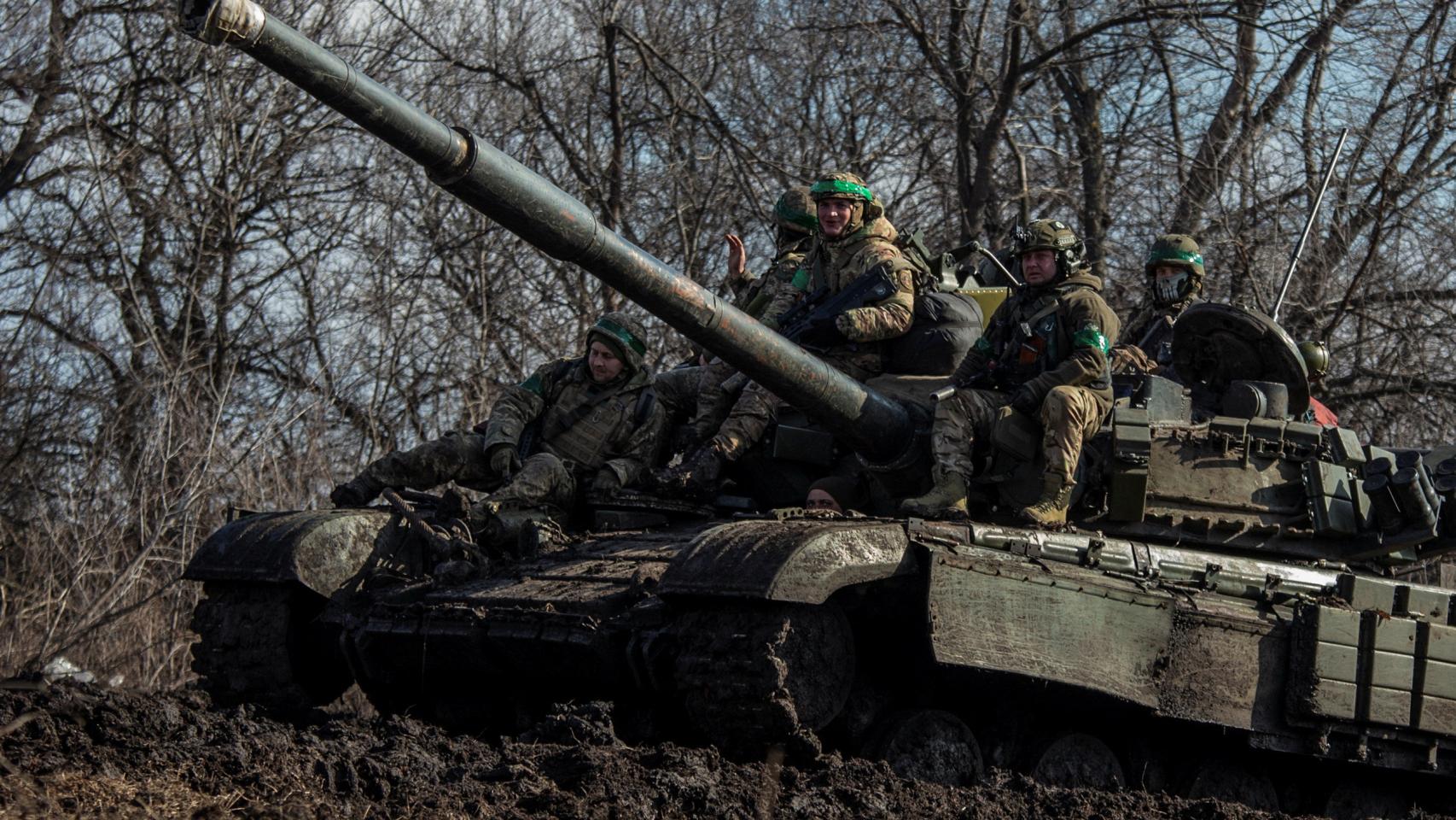 Ukrainian soldiers in Bakhmut.