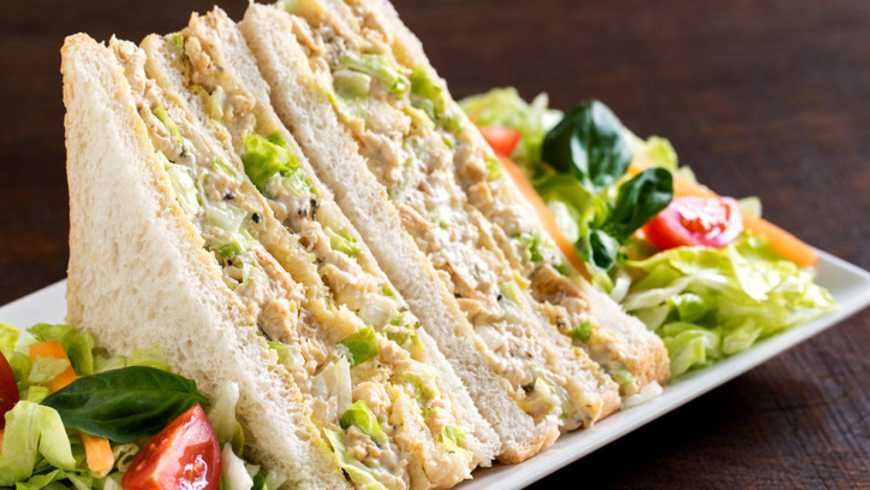 Sándwich de pollo asado estos son los ingredientes para que quede perfecto