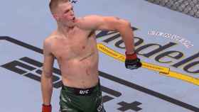 Captura de la celebración de Ian Garry en la UFC 'a lo Conor McGregor'