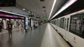 A una mujer se le queda atrapado un pie en el Metro y muere arrollada por el tren