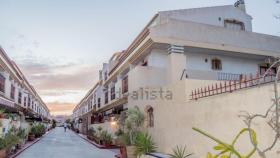 Dúplex en venta en calle Nicolás de Bussi en Orihuela, Alicante.