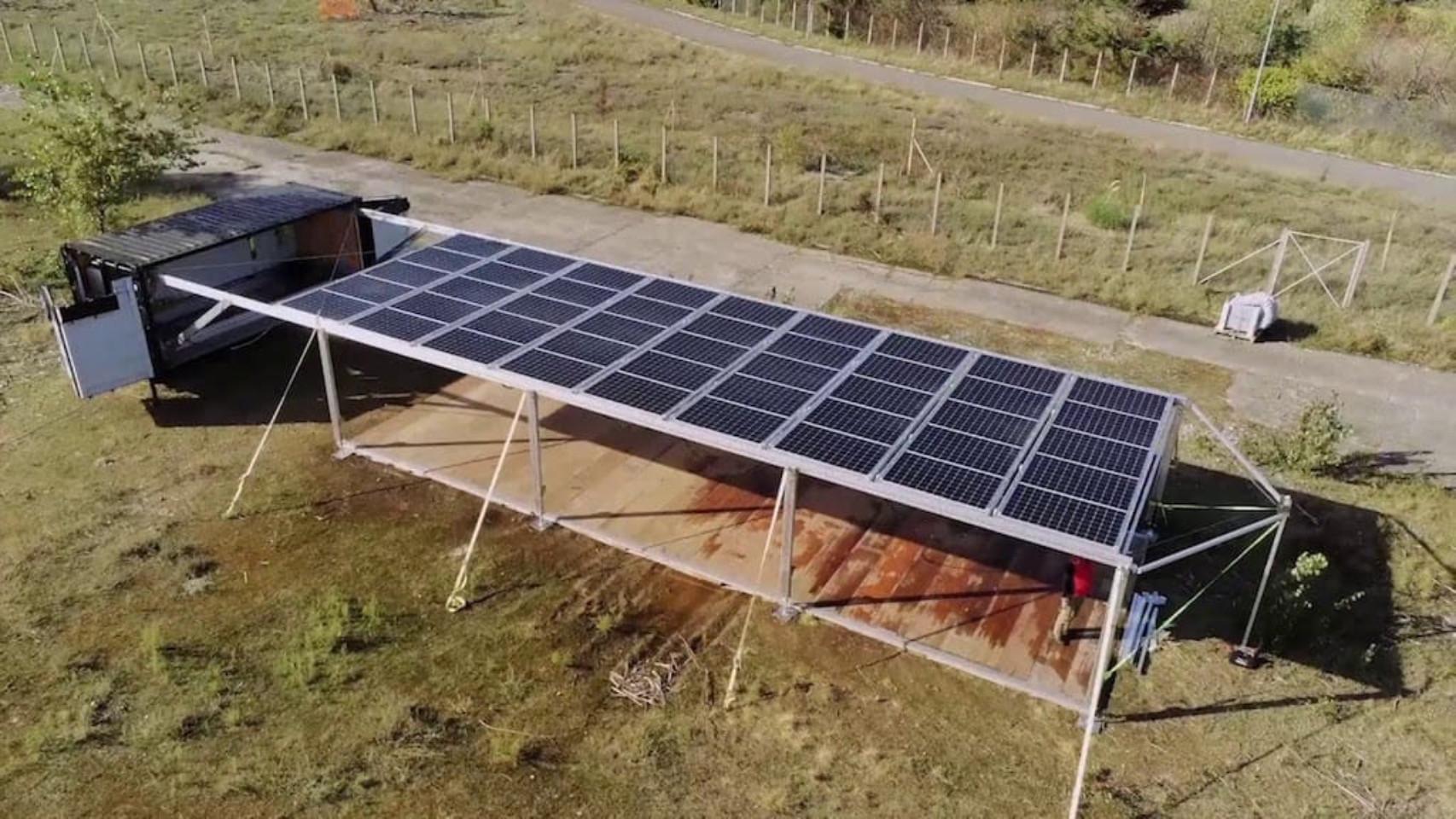 Las ingeniosas placas solares plegables: se colocan en segundos para tener  energía al instante