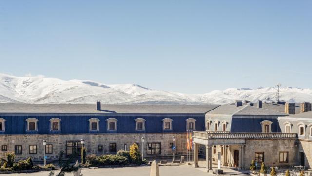 Vista del parador a la Sierra de Gredos