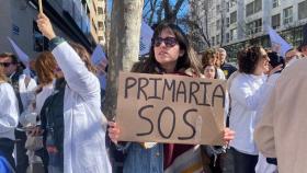 Médcios protestando frente a la Conselleria de Sanidad el pasado lunes.