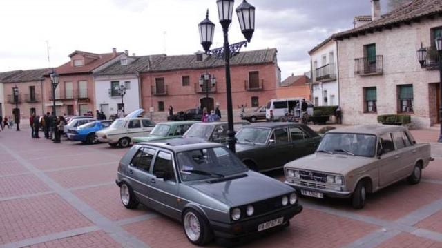 Una cita anterior de los coches clásicos en Aldeamayor