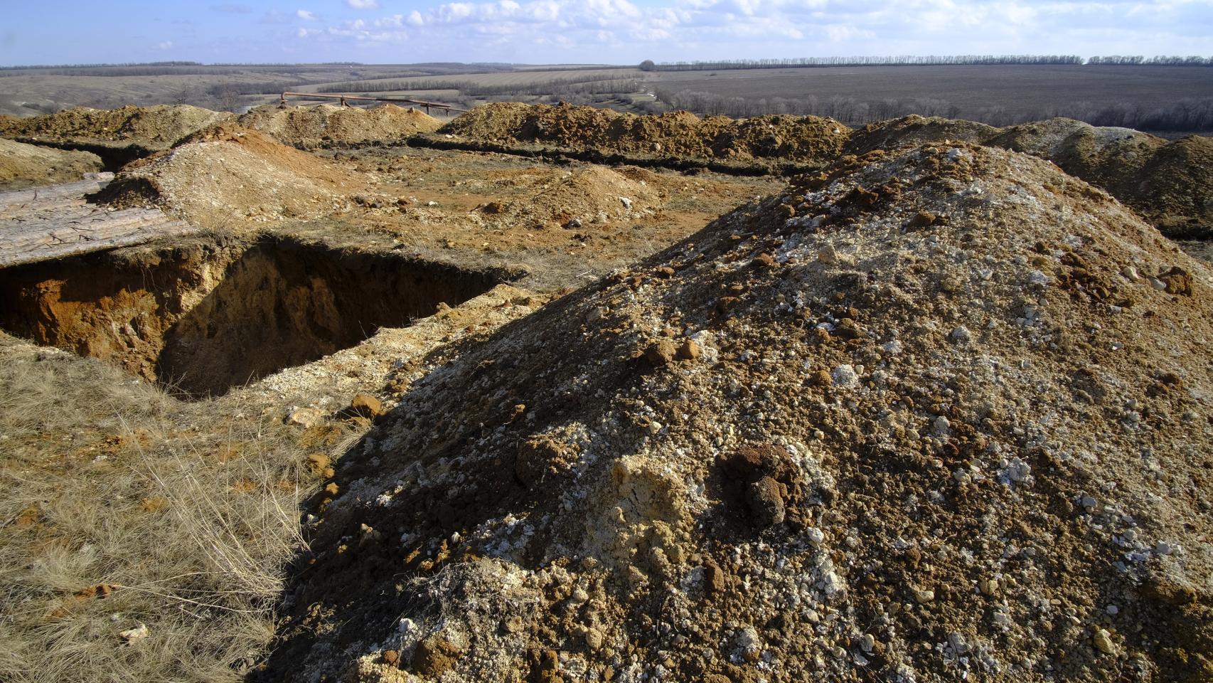 New trenches dug near the Bakhmut front lines.